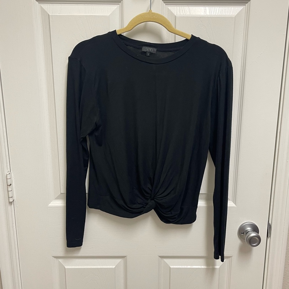 Sen Black Twist Front Top
